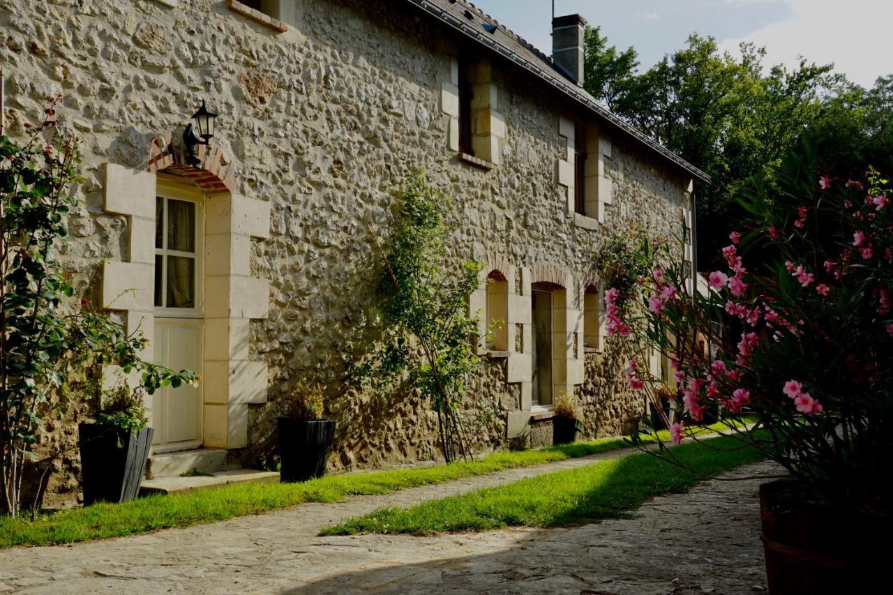 Bed and Breakfast Le Moulin De La Planche Cerelles Экстерьер фото